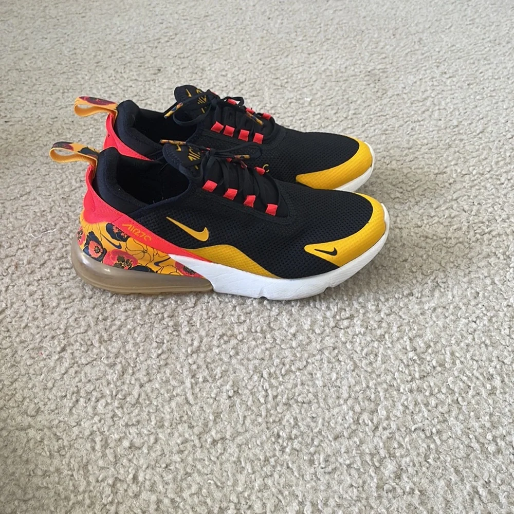 Nike Air Max 270 SE - Picture 2 of 8